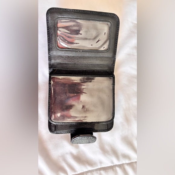 AUTHENTIC STINGRAY WALLET - Picture 9 of 10